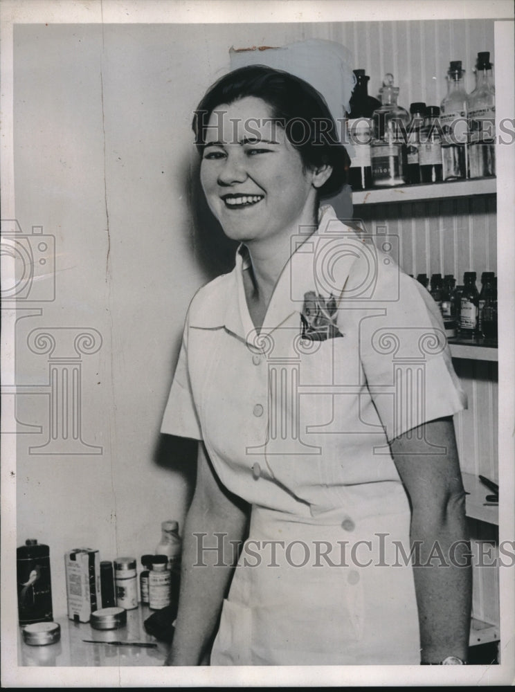 1937 Press Photo Evelyn Sharbrough Nurse Who&#39;s Doctor Gave Her Wrong Medicine - Historic Images