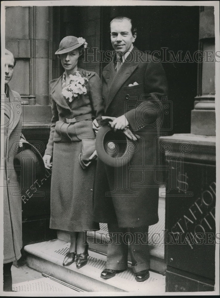 1934 Press Photo Prince Sigvard of Sweden with Wife Fraulein Erica - Historic Images