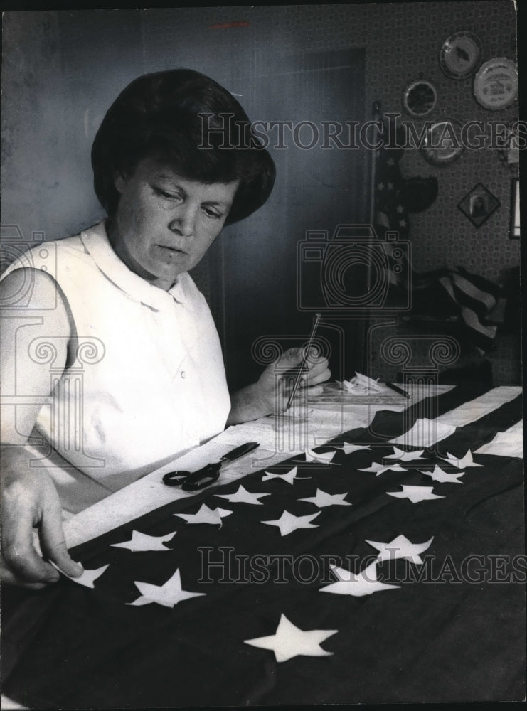 1966 Mrs.Harlan G. Sime Resumes Flag Making Hobby - Historic Images
