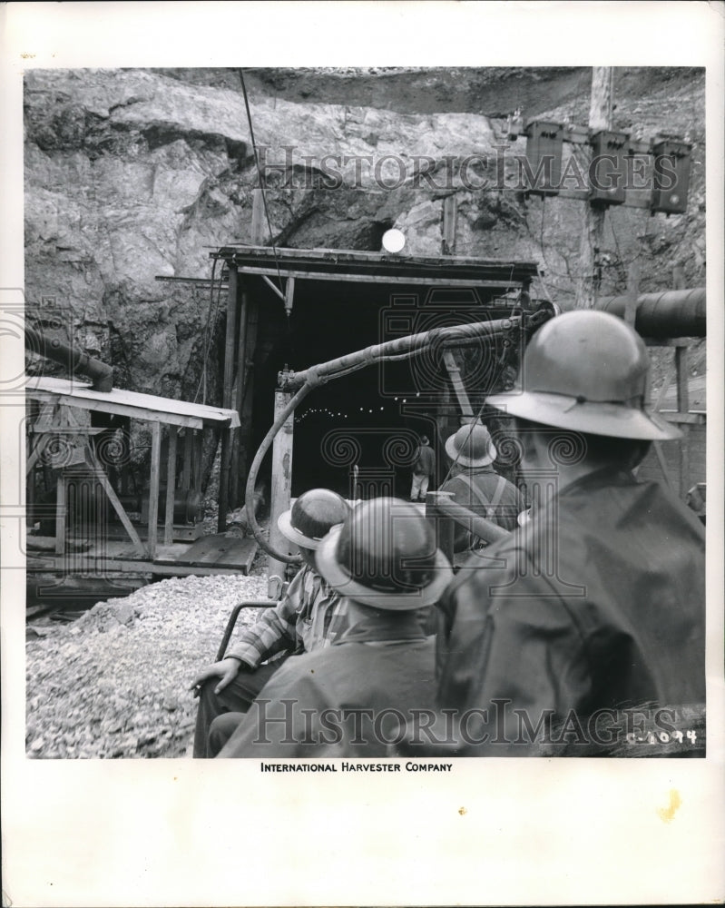 1952 Press Photo West Tahsta Tahsta Tunnel - Historic Images