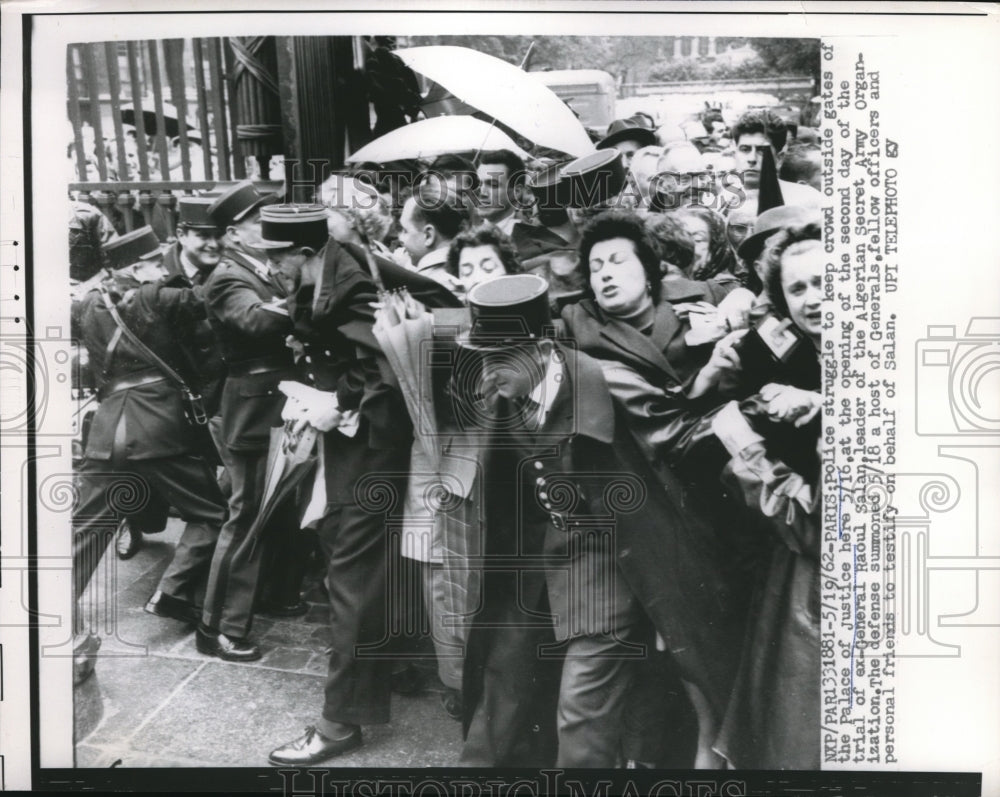 1962 Police Struggle at Palace of Justice 2nd Day of Trail in Paris - Historic Images