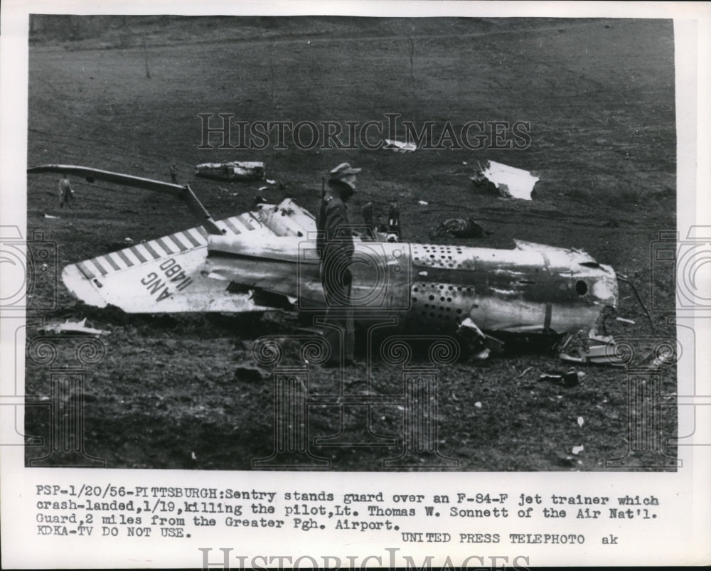 1956 Press Photo Wreckage of Fatal Jet Trainer Crash - Historic Images