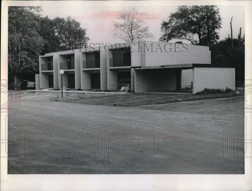 1973 Press Photo Whitewood Apartments Twinsburg Ohio Built By Bankrupt Company-Historic Images