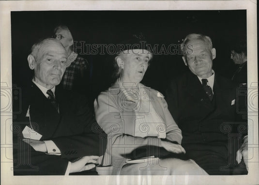 1939 Old Timers Hee Hawing At Annual Convention Of Needlework Guild - Historic Images