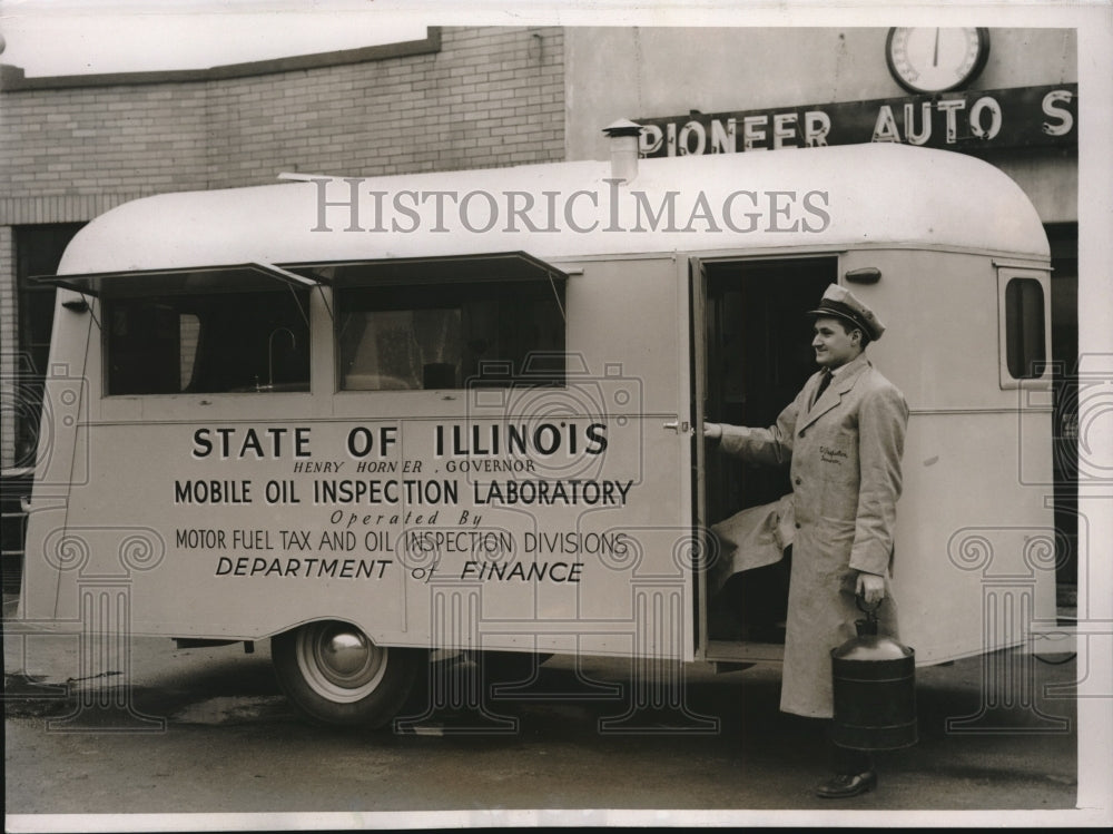 1939 Press Photo Illinois State Finance Department William hayes - Historic Images