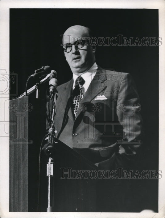 1972 Jack Gannon Firefighter And Union Head At Music Hall Meeting - Historic Images