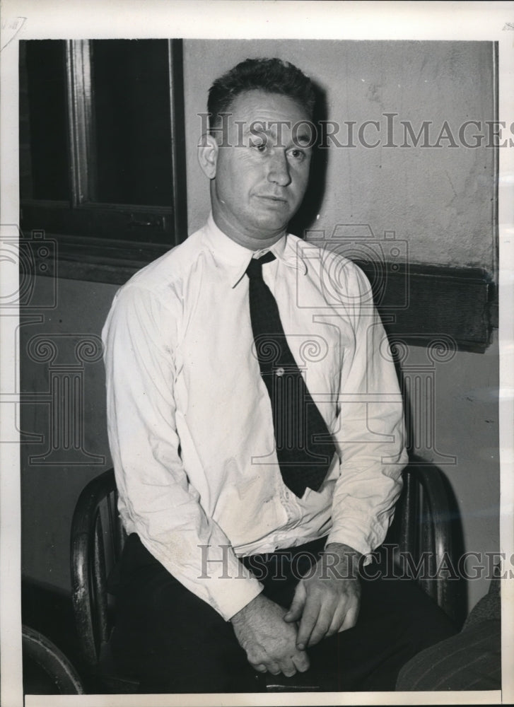 1940 John Tracey Charged Throwing Rock At New York Police Station - Historic Images