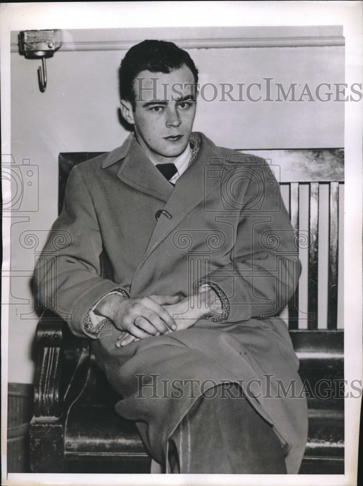 1943 Press Photo Jame Skelly Held for Shooting of Joyce Cooley in Rochester - Historic Images