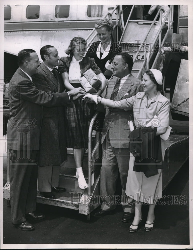 1951 Press Photo English Orphan Welcomed in Chicago, Sheila Shepherd - Historic Images