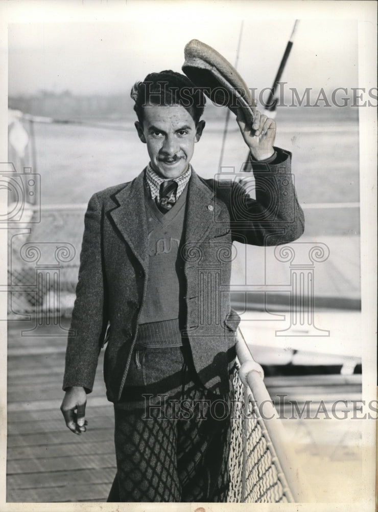 1936 Press Photo Carlos Margain Dagger Toting Mexican Who Sought Papal Audience - Historic Images