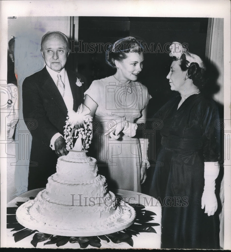 Press Photo Rosemary McMahon Getting Instructions from Mrs Dwight Eisenhoser - Historic Images