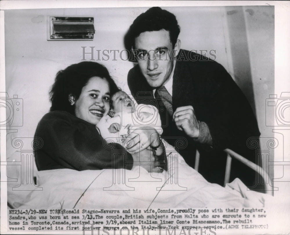 1950 Press Photo Ronald Stagno-Navarra And Wife With Daughter Born At Sea - Historic Images