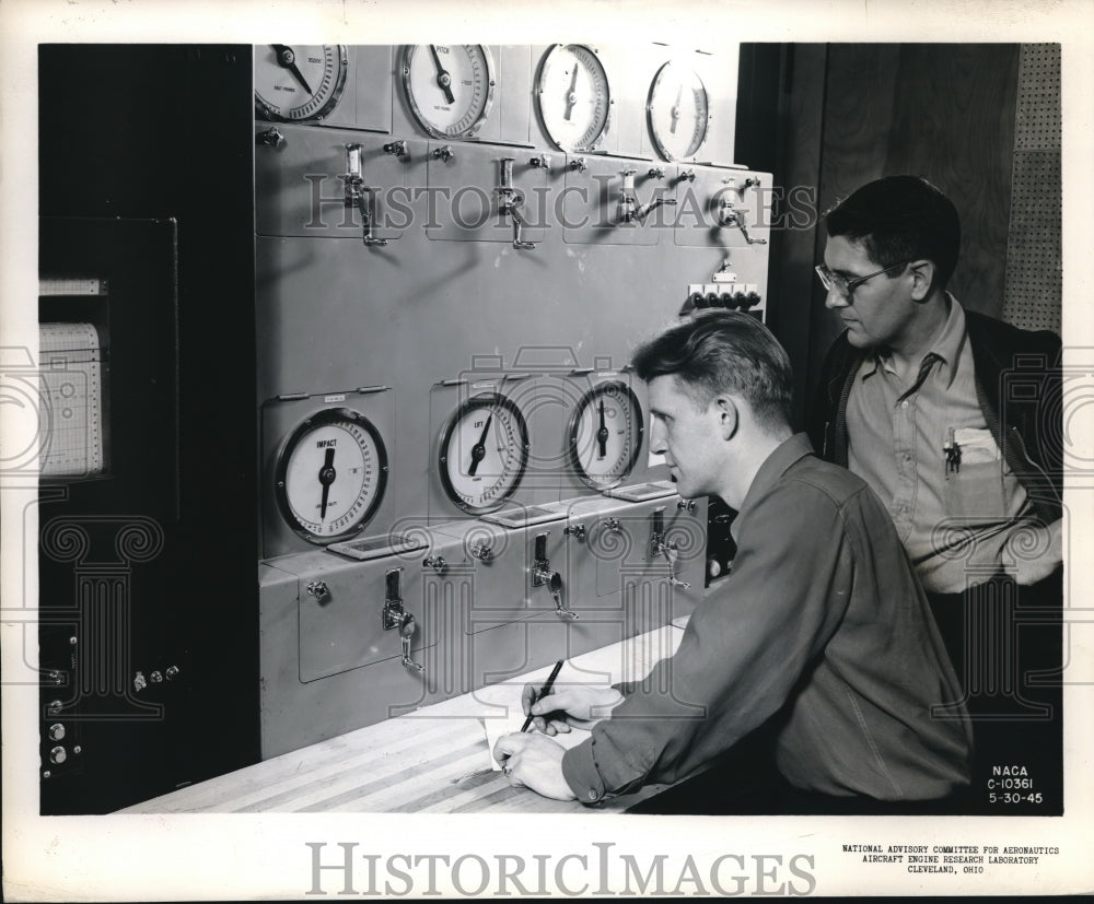 1945 Press Photo Aircraft Engine Research Laboratory in Cleveland-Historic Images