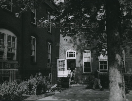 1951 Press Photo "Open Door" of West Cottage, The Convalescent Home - Historic Images