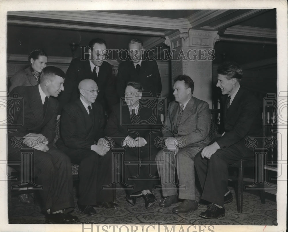 1945 Press Photo White Russian UNICO Delegation Arrives in San Francisco. - Historic Images