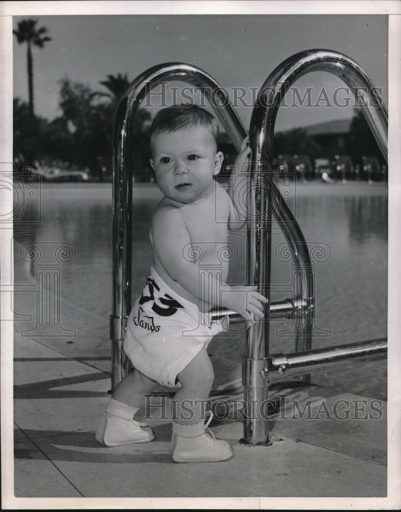 1953 Press Photo Jamie Willis Cute Baby Wears Diaper At Las Vegas Pool - Historic Images