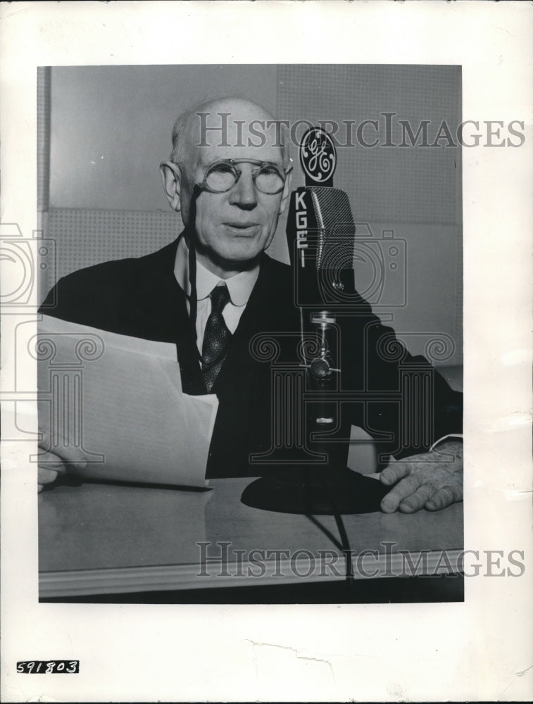 1942 Rev. Dr. Frank H. Smith Preaches to Japanese over KGEI - Historic Images