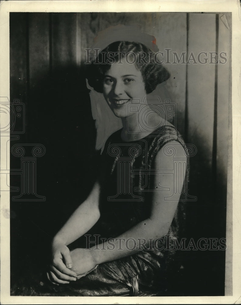 1925 Press Photo Vada Watson posing fro a profile photo - Historic Images