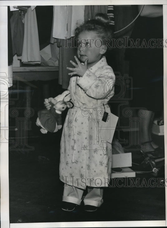 1950 Toddler Birgid Weber Germany's Youngest Model Licks Fingers - Historic Images