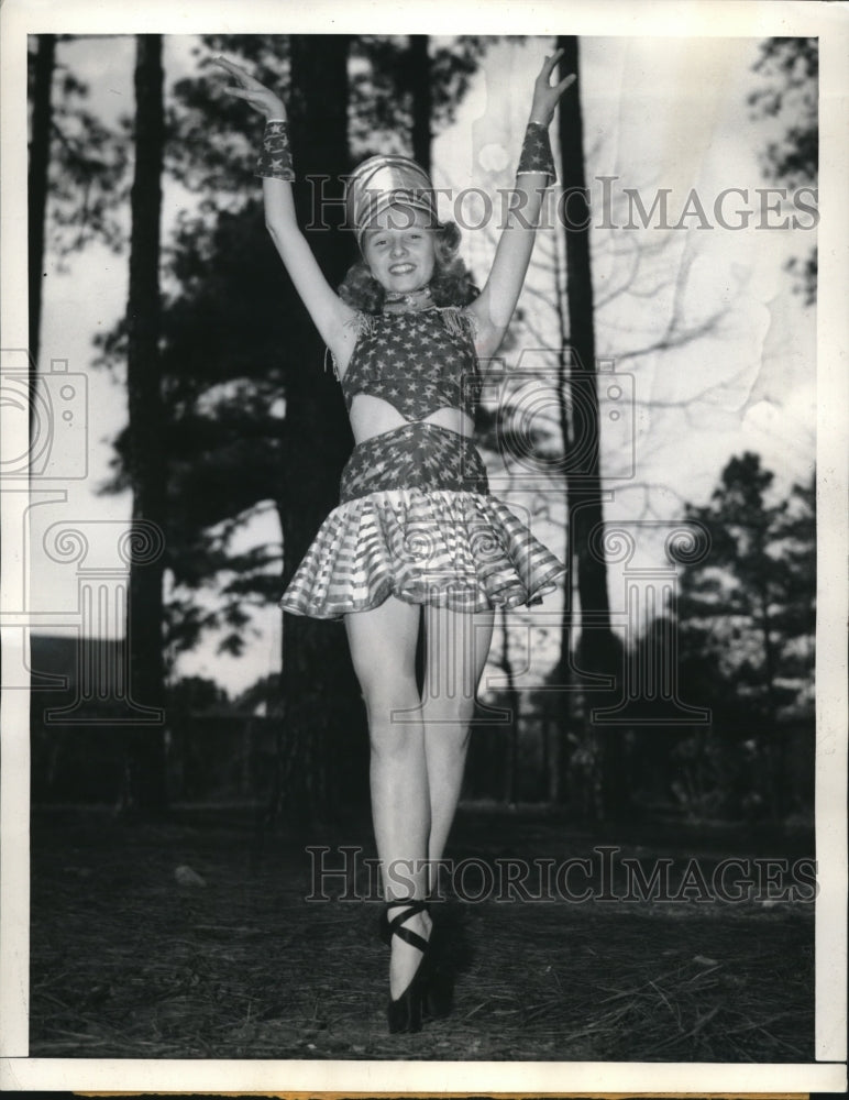 1942 Nancy Sue Smith of Atlanta - Historic Images