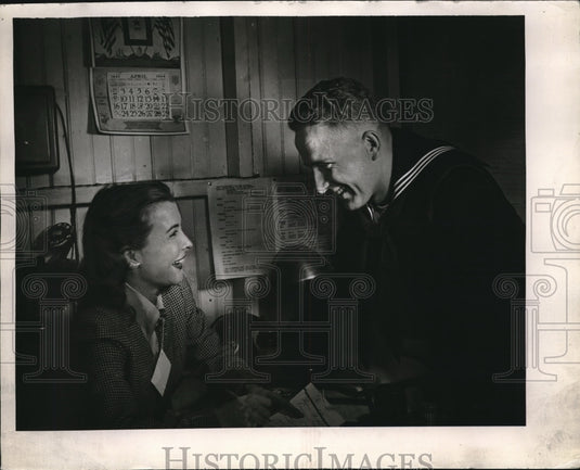 1944 Press Photo Fireman First Class Thomas Stiflic - Historic Images