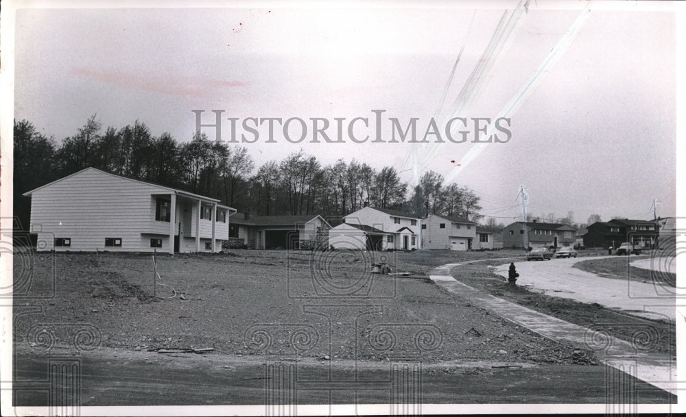 1953 Press Photo Desolate Grass-less Suburban Neighborhood In Twinsburg - Historic Images