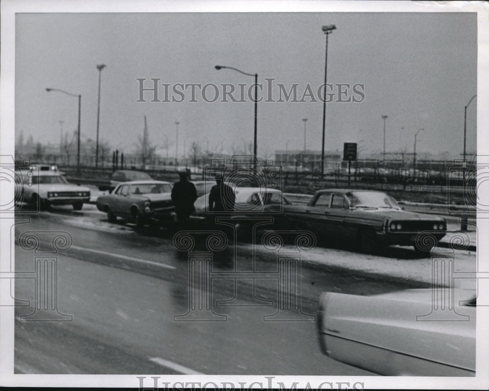 1969 Press Photo Scene from a multiple car accident caused by black ice-Historic Images