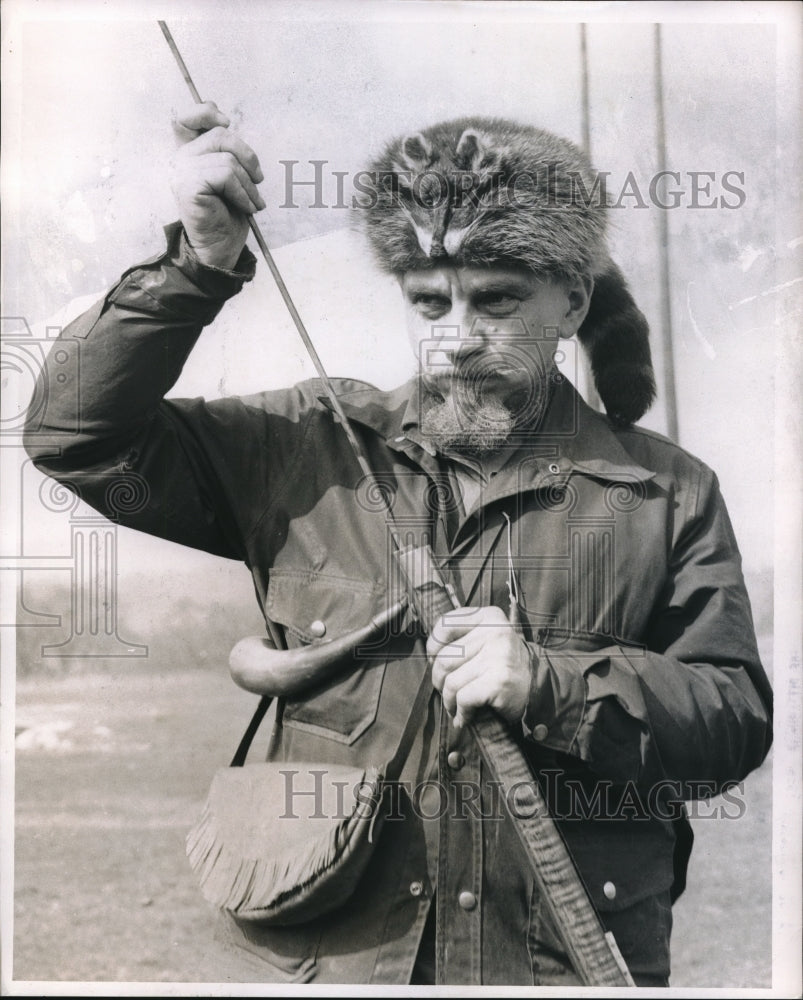 1955 Press Photo Charles E Wachsmith with Muzzle Loader at Annual Rifle Meet - Historic Images