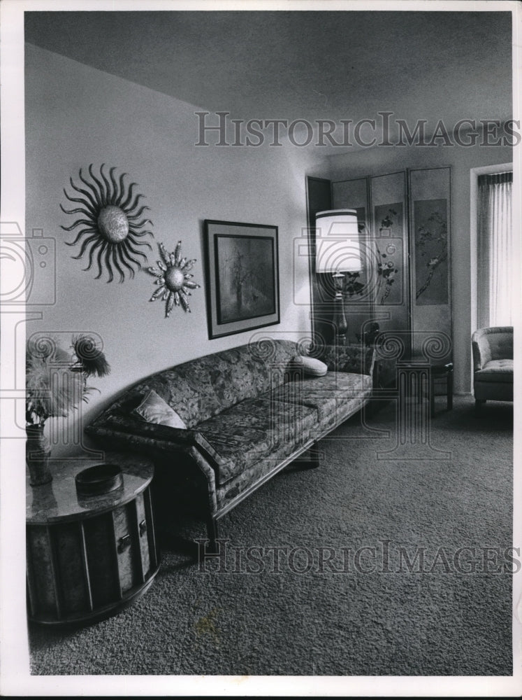 1965 Press Photo Well Appointed And Furnished Modern Living Room Shag Carpet - Historic Images