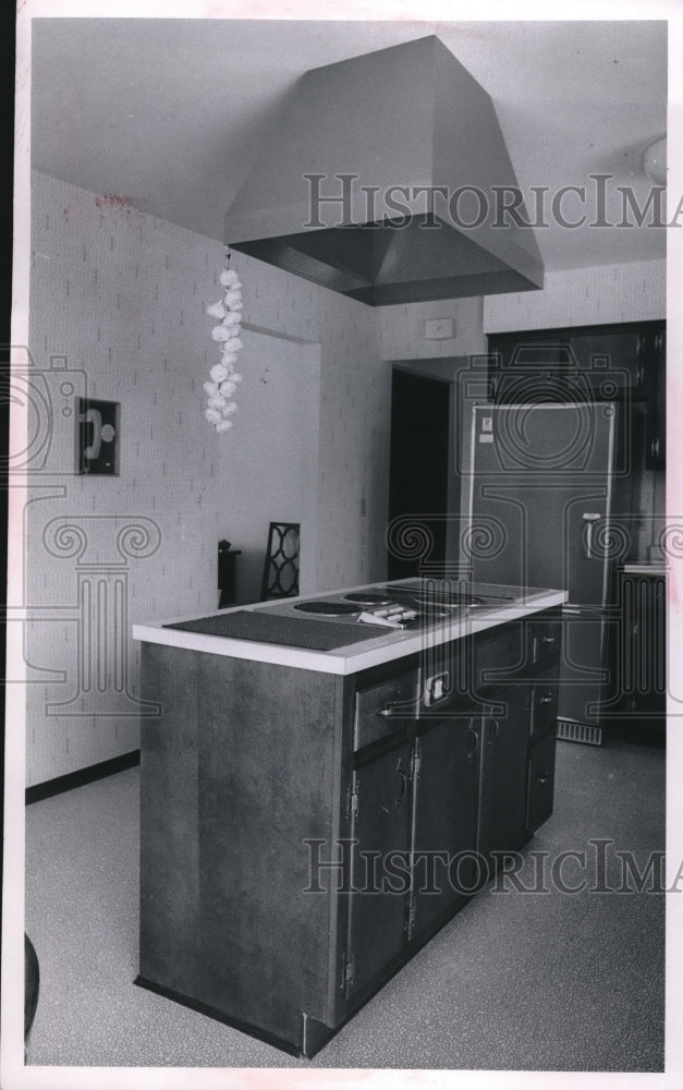 1965 Press Photo Modern Kitchen With Wooden Island And Smoke Vent Hood - Historic Images