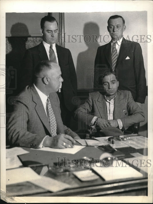 1933 Press Photo Anthony Isharka Held By Cops For O'Connell Kidnapping - Historic Images