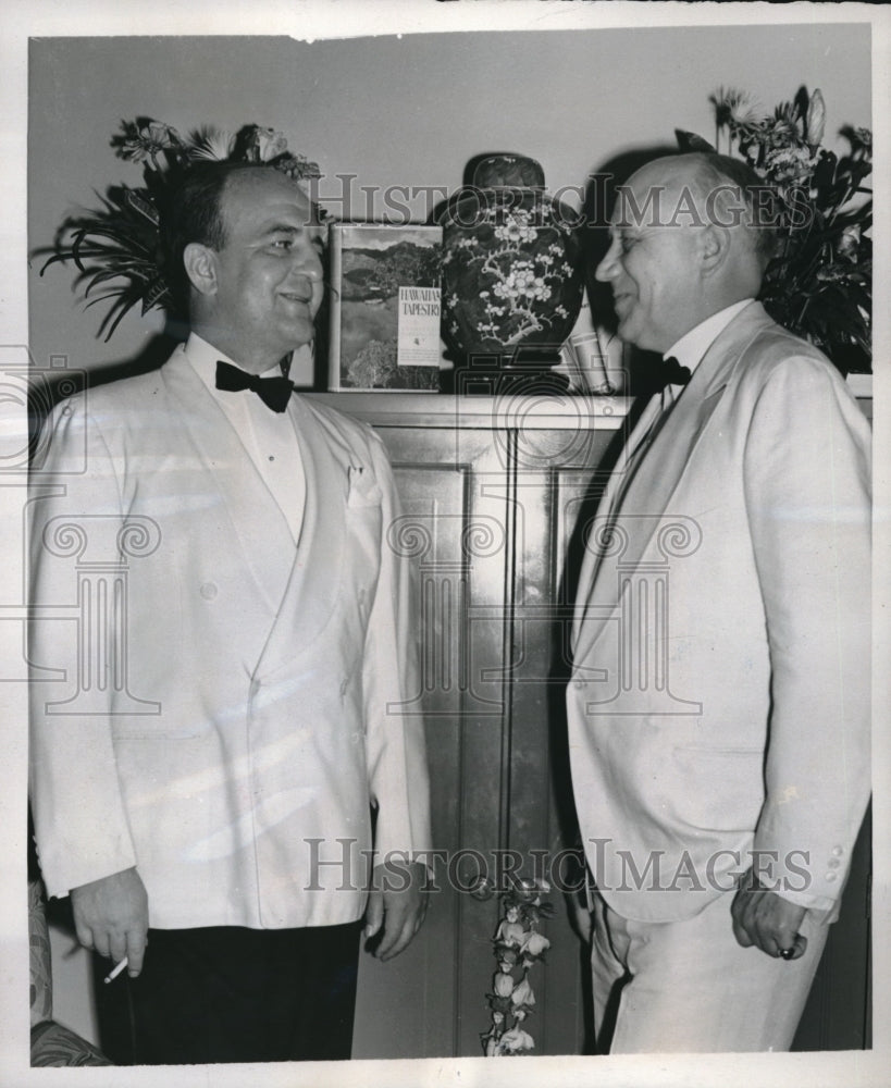 1939 Press Photo Railroad execs Champ Carry and MM Clement Sojourn In Hawaii - Historic Images