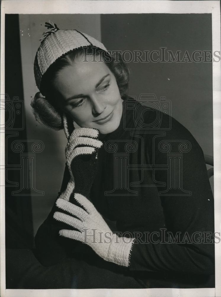 1938 Press Photo Model Elsie Carrillo Wears Black Ice Skating Dress - Historic Images