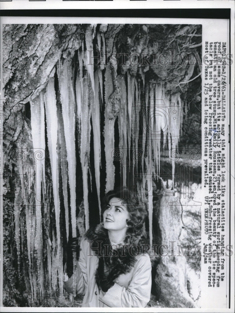 1961 Press Photo Dallas Texas Emily Rousseau Winter Blizzard - Historic Images