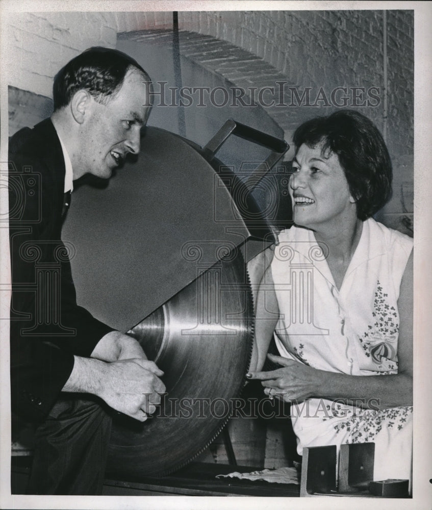 1968 Colin Cave Shows Viola Foxer A Giant Cave Machine Cutter - Historic Images