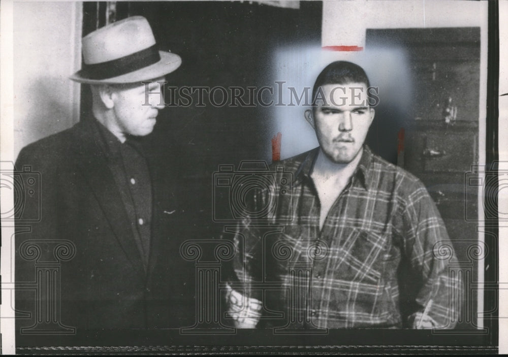 1958 Press Photo Charles Cecil Chapman Held As Suspect In Bombing - Historic Images