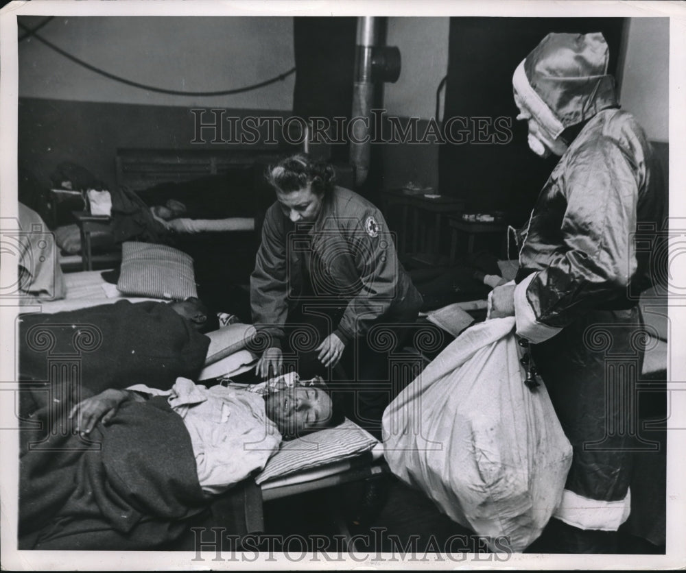 1953 Press Photo Red Cross Worker Connie Fescina &amp; Cpl. R. Leach Gives Gifts - Historic Images