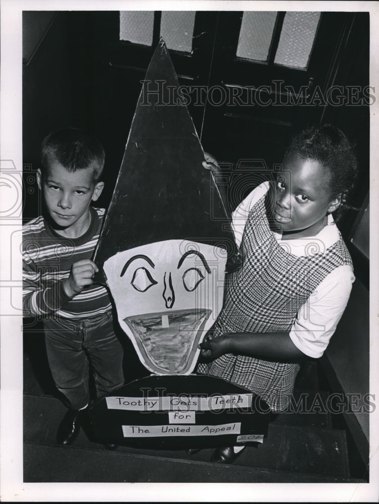 1964 Press Photo John Zajas and Barbara Lassie at Boulevard School - Historic Images