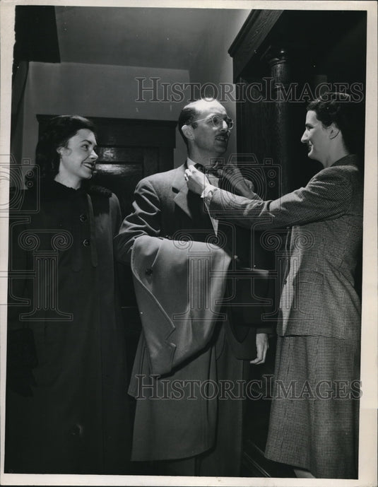 1948 Press Photo Mary Kay Tackau, Professor C. Shaver of Oberlin & Alice Shaver - Historic Images