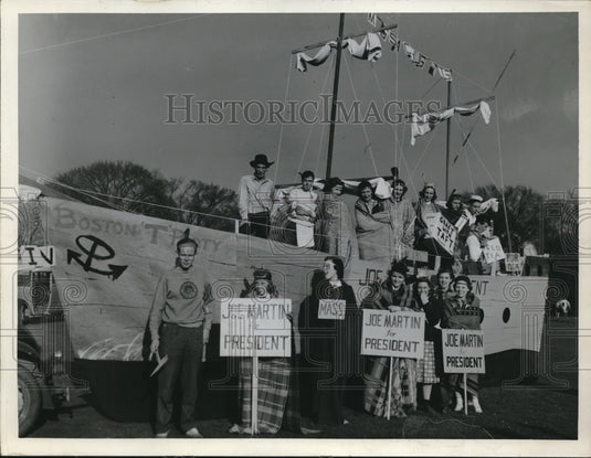1940 Press Photo 1st prize Massachusetts Float "Joe Martin for President." - Historic Images