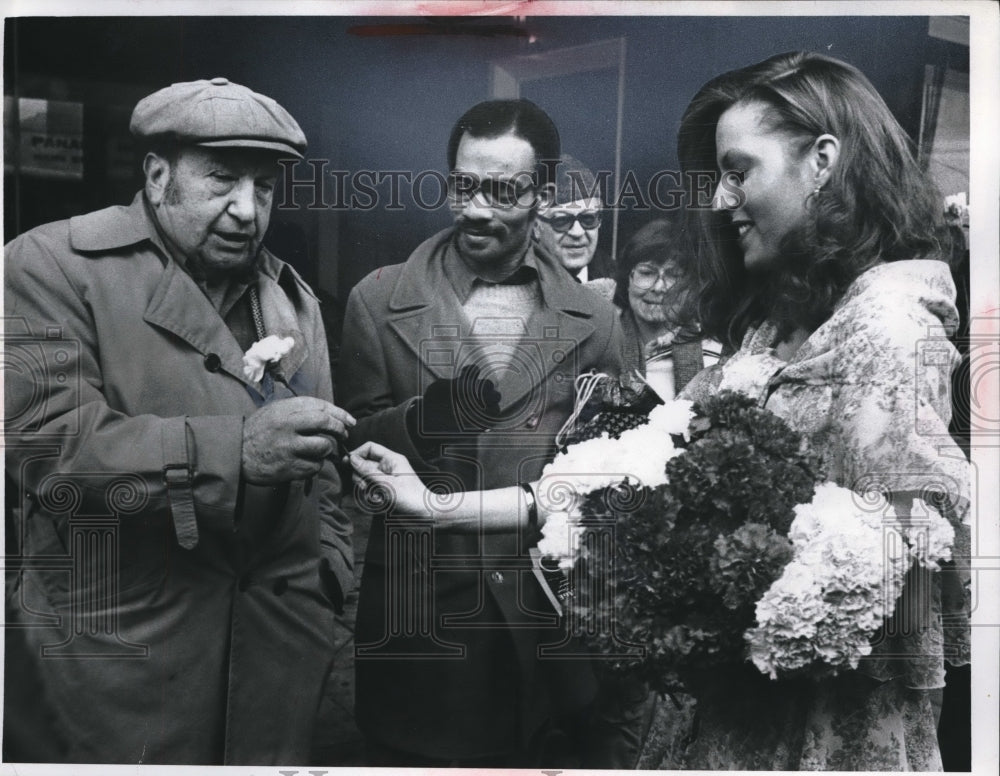 1978 Press Photo Holly Fulger Model home and flower show - Historic Images