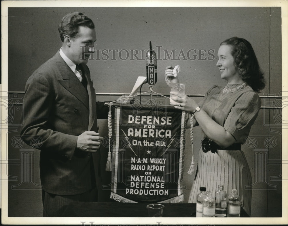 1941 Press Photo Synthetic Rubber Helen Wright Milo Boulton - Historic Images