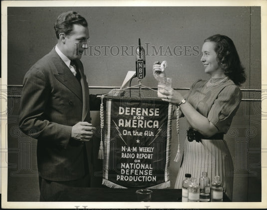 1941 Press Photo Synthetic Rubber Helen Wright Milo Boulton - Historic Images