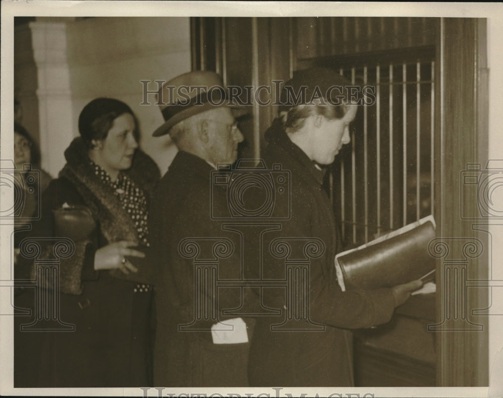 1938 Press Photo Money Orders DJ Tinstman - Historic Images