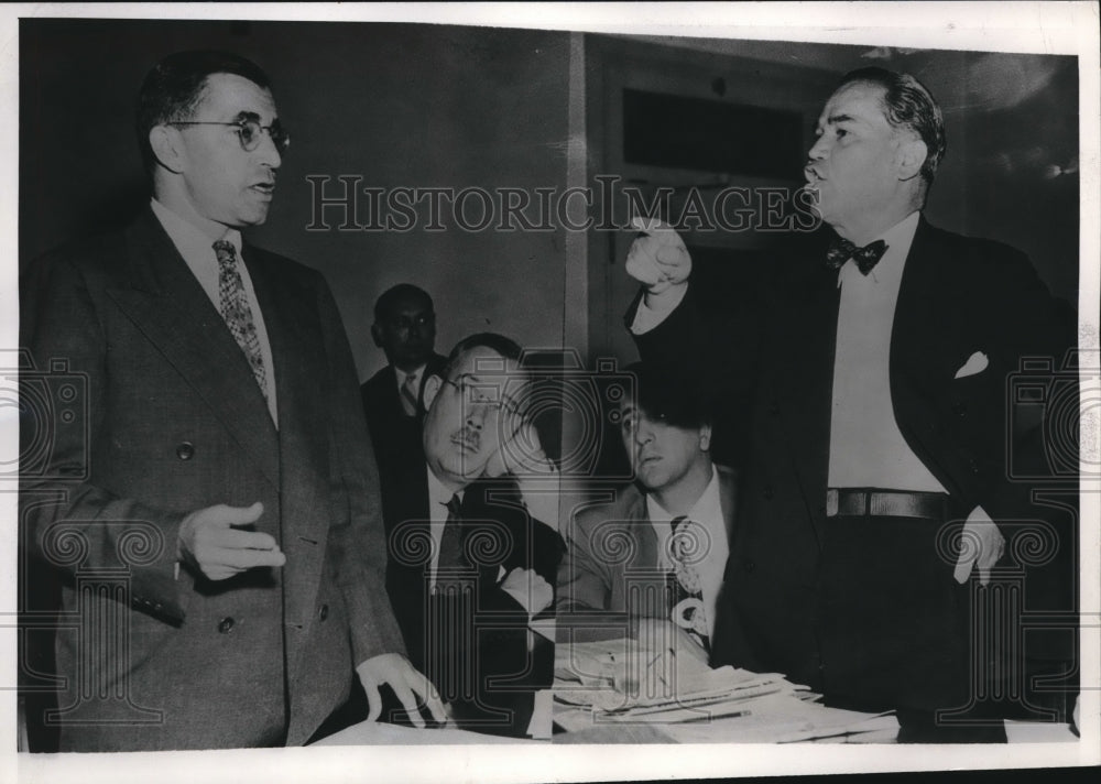 1945 Press Photo WLB Hearing with Burton Zorn, and Louis Waldman Atty for Union - Historic Images