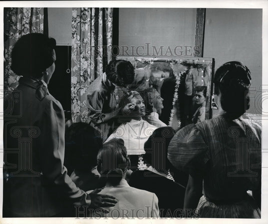 1952 Press Photo Miss Burdell Teaches Hair & Makeup, Westinghouse School - Historic Images