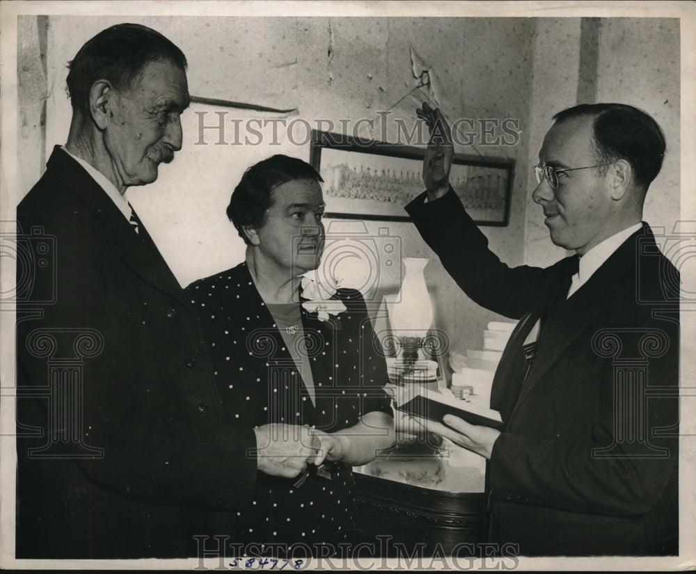 1940 Press Photo Adam Wreitz marries Nellie Surline, 56 - Historic Images