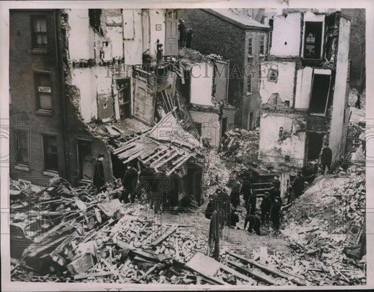 1936 Six Die When Homes Collapse In Philadelphia - Historic Images