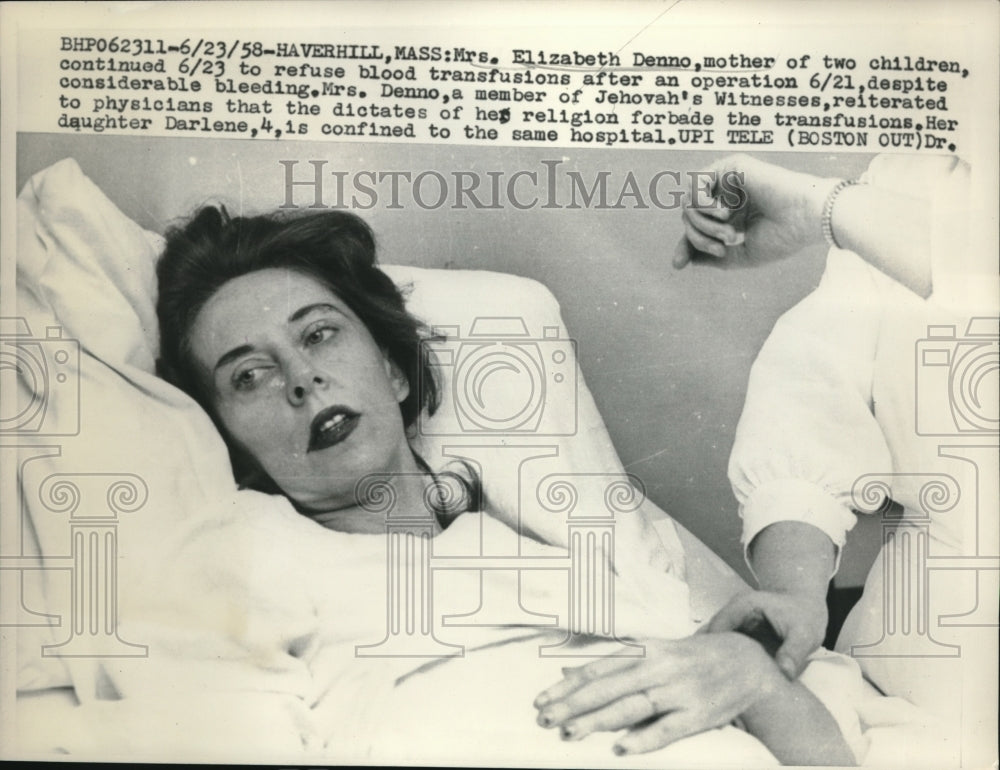 1958 Press Photo Mrs. Elizabeth Denno mom of children refuse blood transfusion - Historic Images