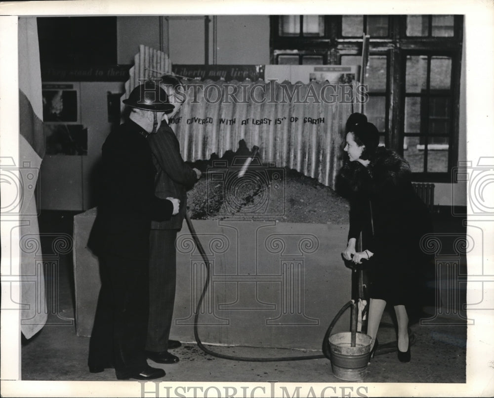 1941 Civil Defense in Britain Exhibit in New York - Historic Images